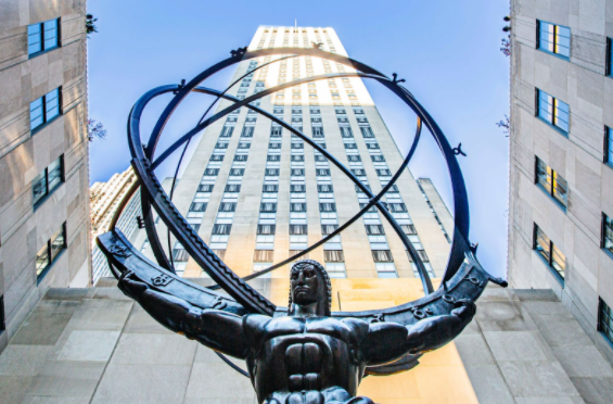 the atlas sculpture in front of the rockefeller center